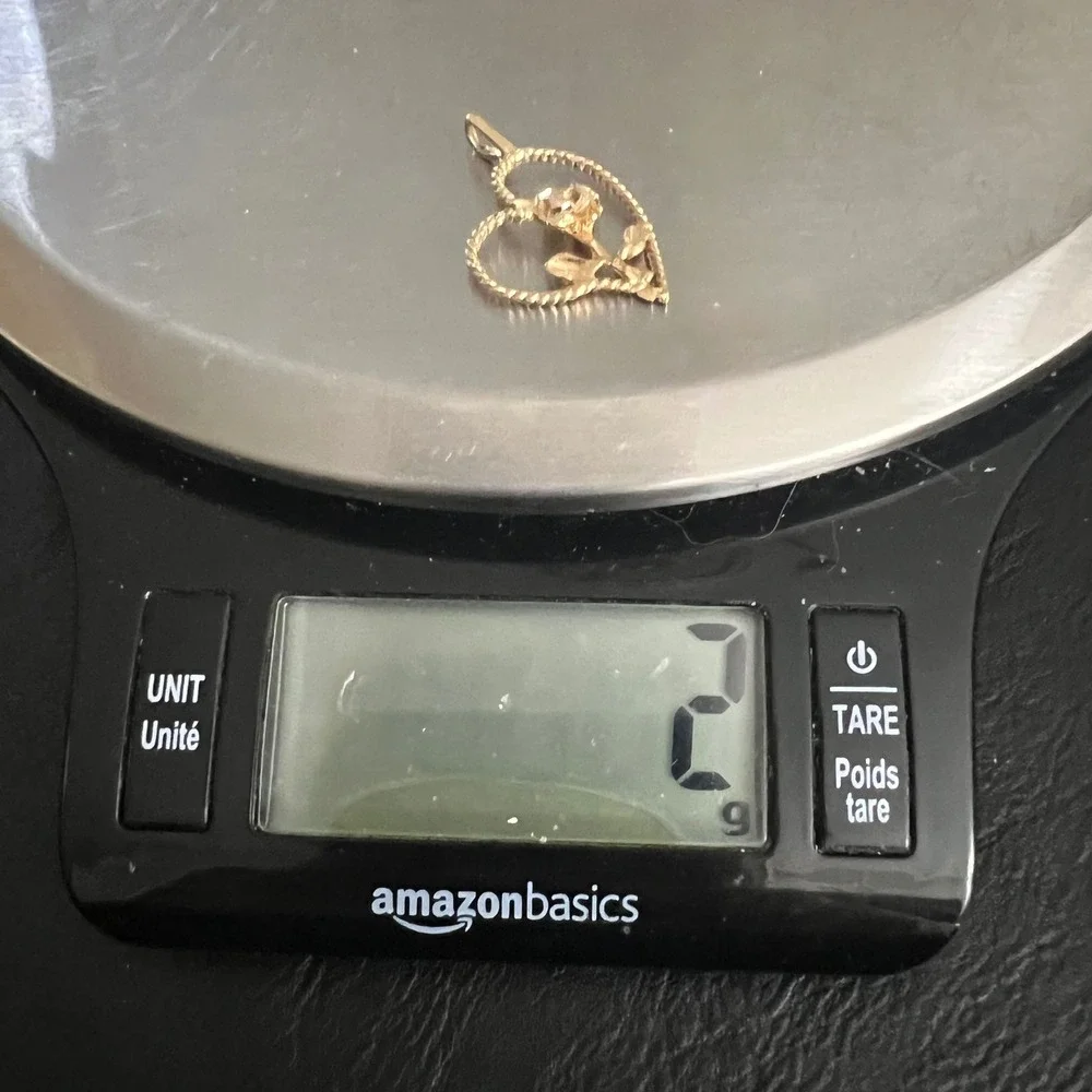 14K Yellow Gold Rose Flower Heart Pendant Charm 2g 1 Inch Cottagecore